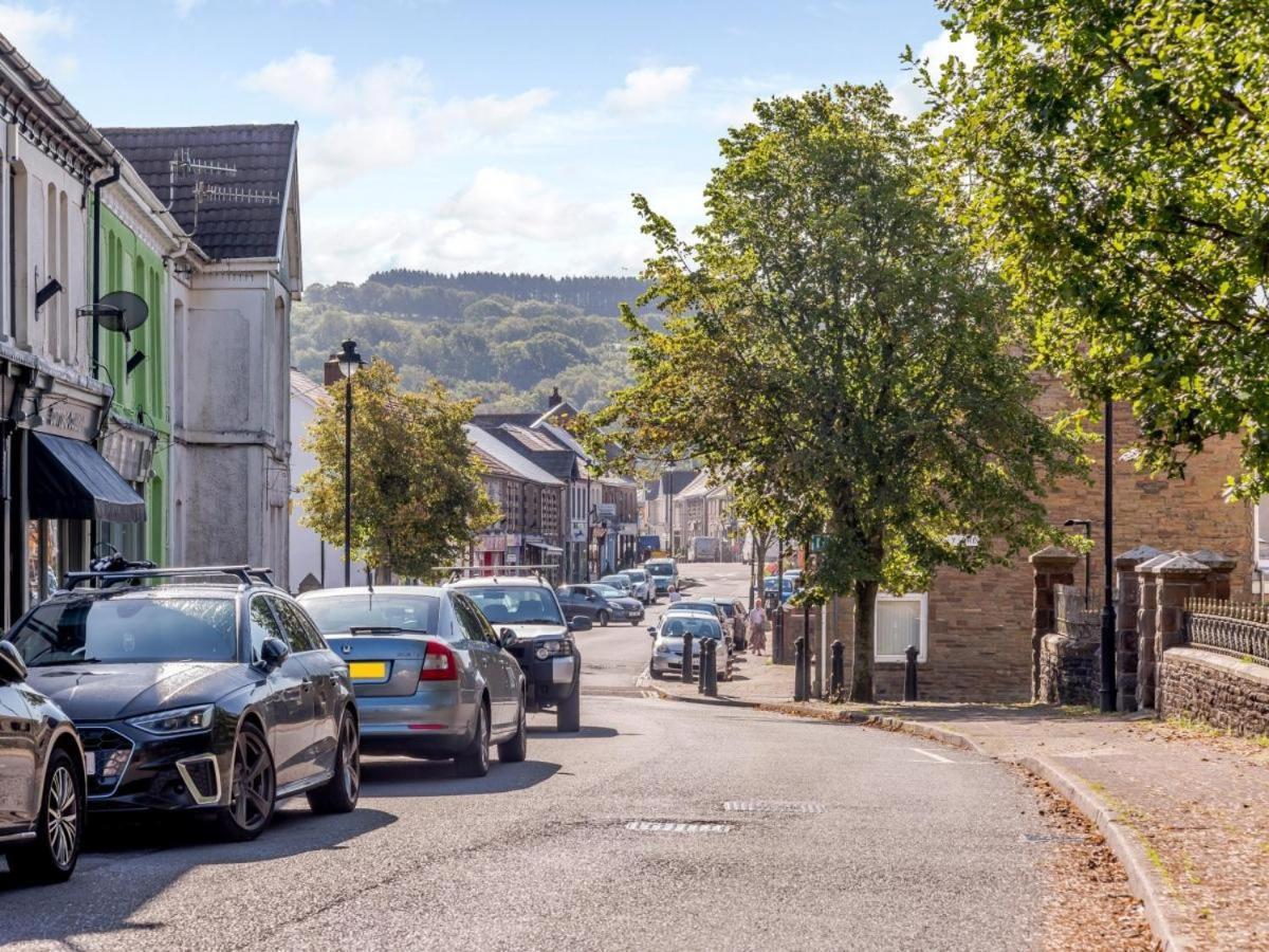 Waters Edge Apartment Ystradgynlais Esterno foto