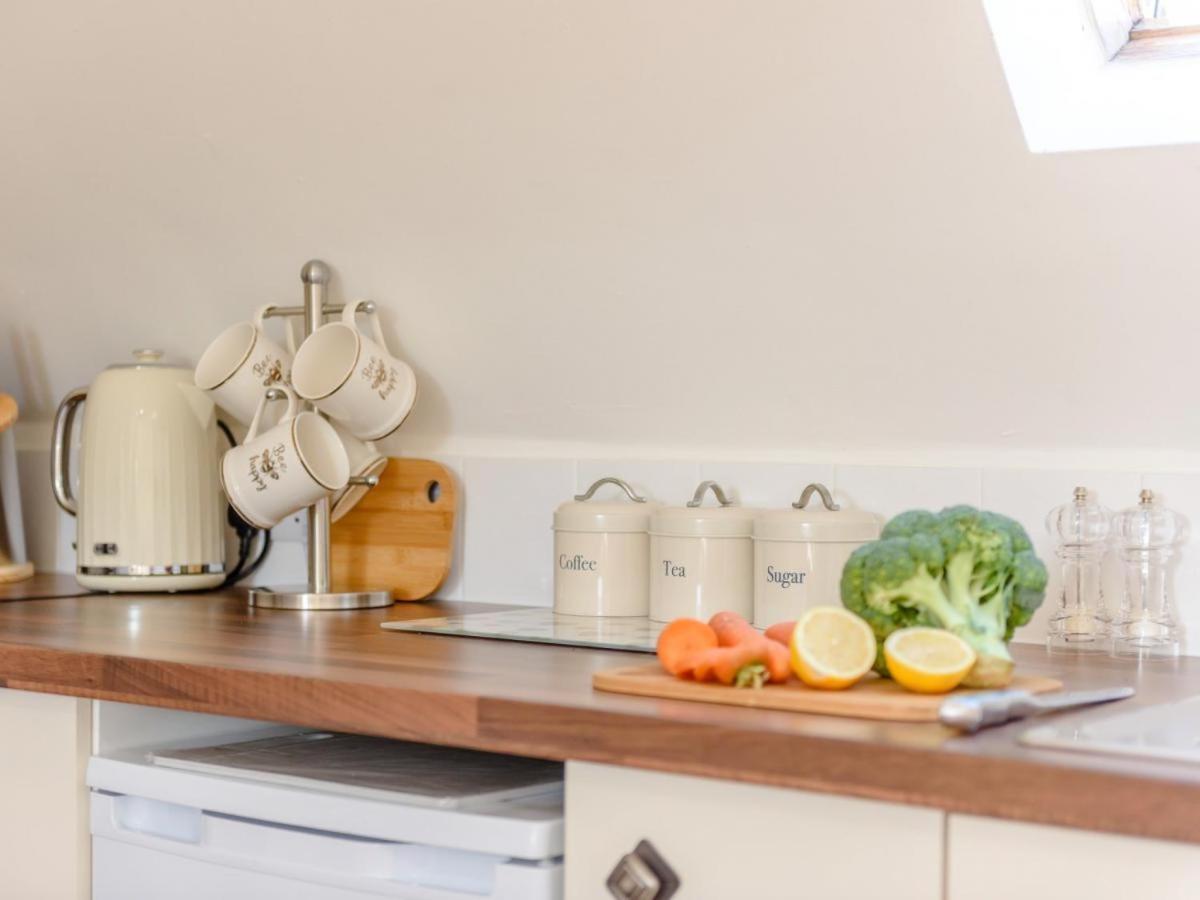 Waters Edge Apartment Ystradgynlais Esterno foto
