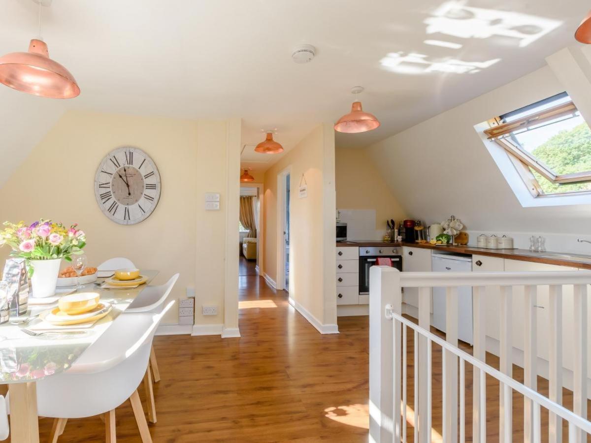 Waters Edge Apartment Ystradgynlais Esterno foto