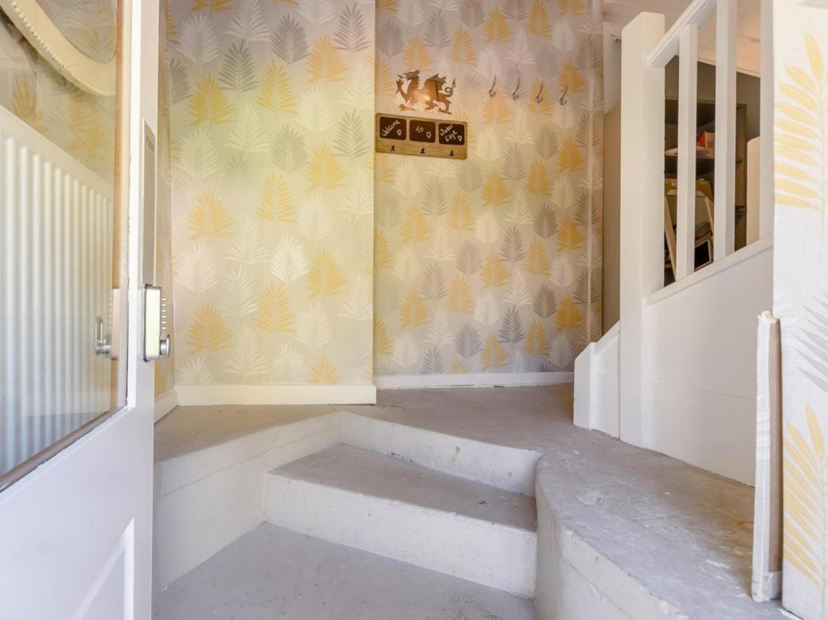 Waters Edge Apartment Ystradgynlais Esterno foto