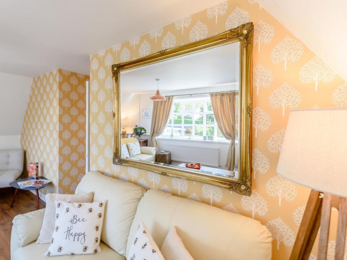 Waters Edge Apartment Ystradgynlais Esterno foto