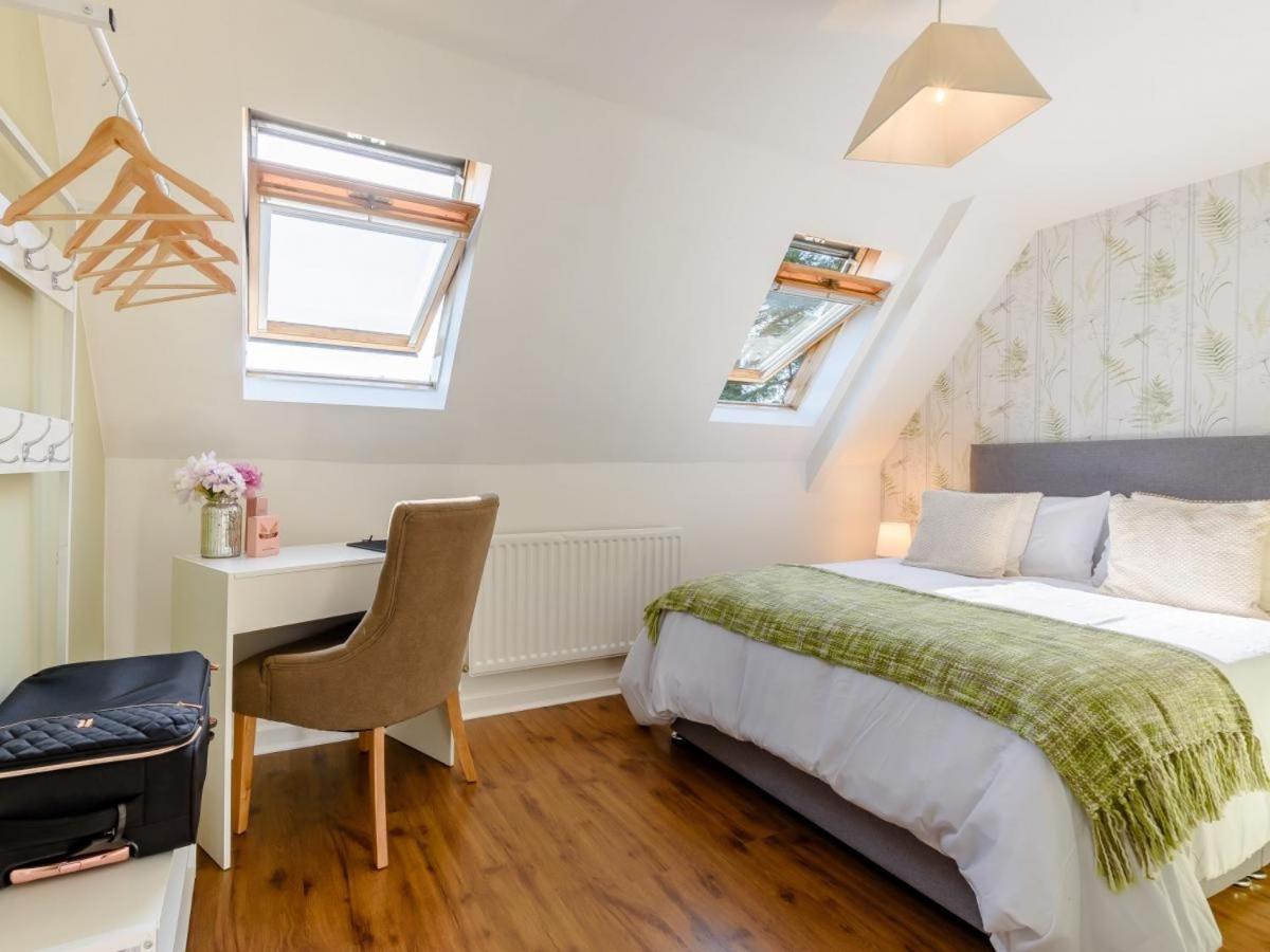 Waters Edge Apartment Ystradgynlais Esterno foto