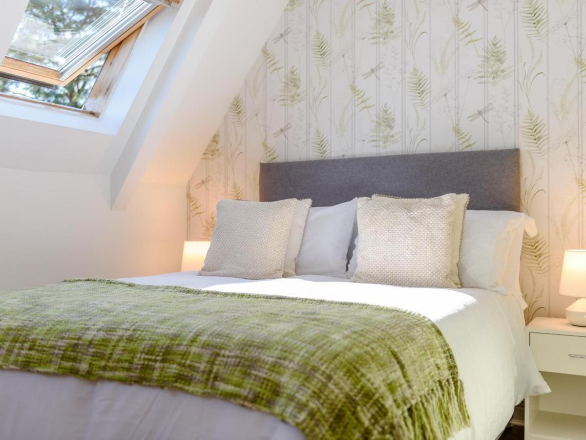 Waters Edge Apartment Ystradgynlais Esterno foto